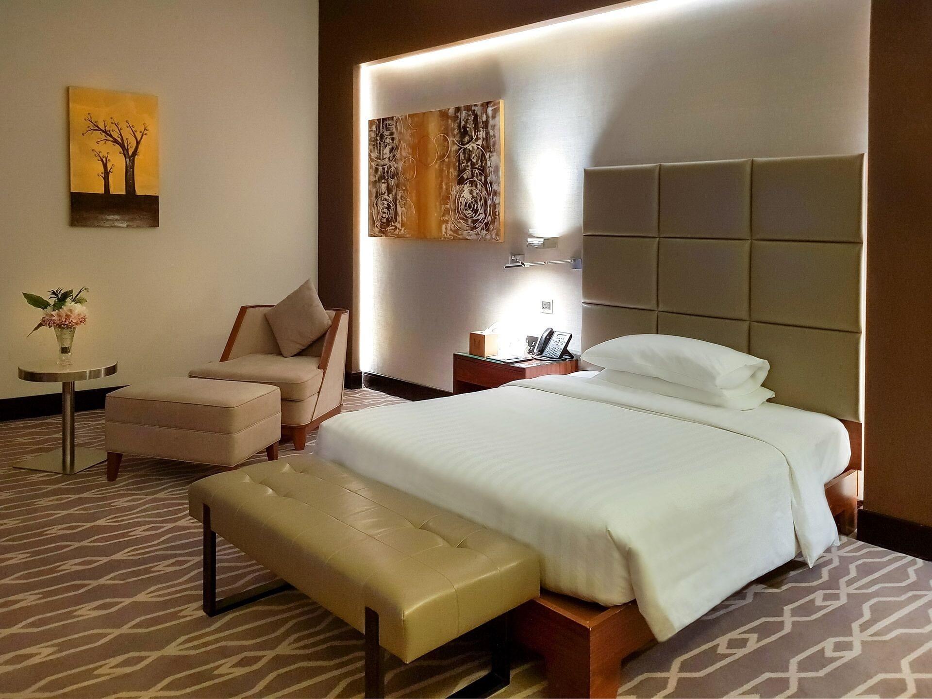 Millennium Hail Hotel Bagian luar foto