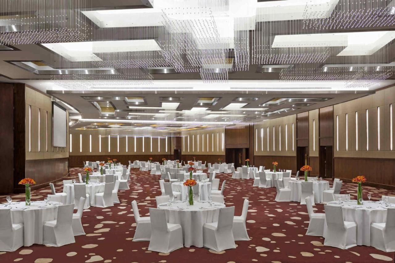 Millennium Hail Hotel Bagian luar foto The Grand Ballroom
